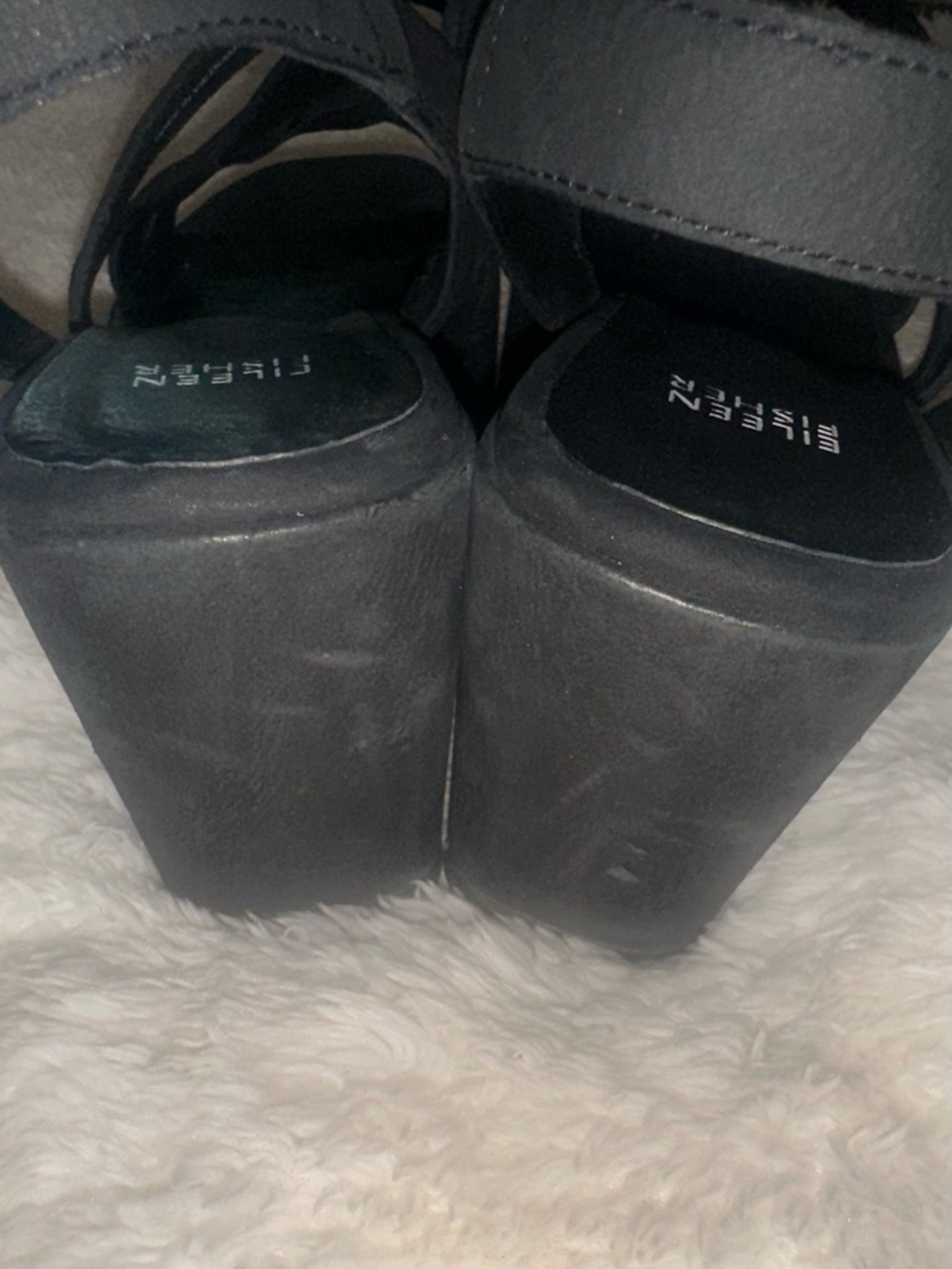 Eileen Fisher Black Leather Multi-Strap Slingback Sandals - Picture 4 of 6